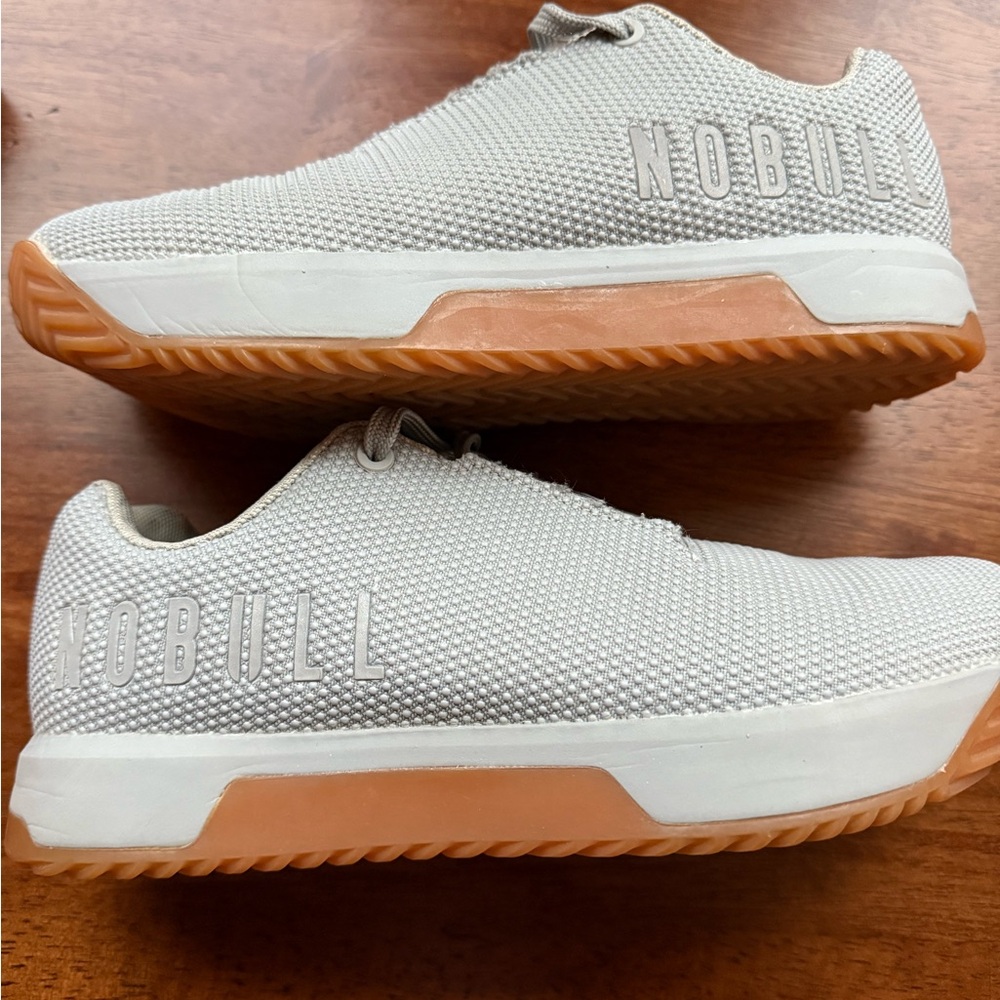 No Bull training shoe, grey 
Women’s size 8 1/2 Men’s size 7
Excellent condition